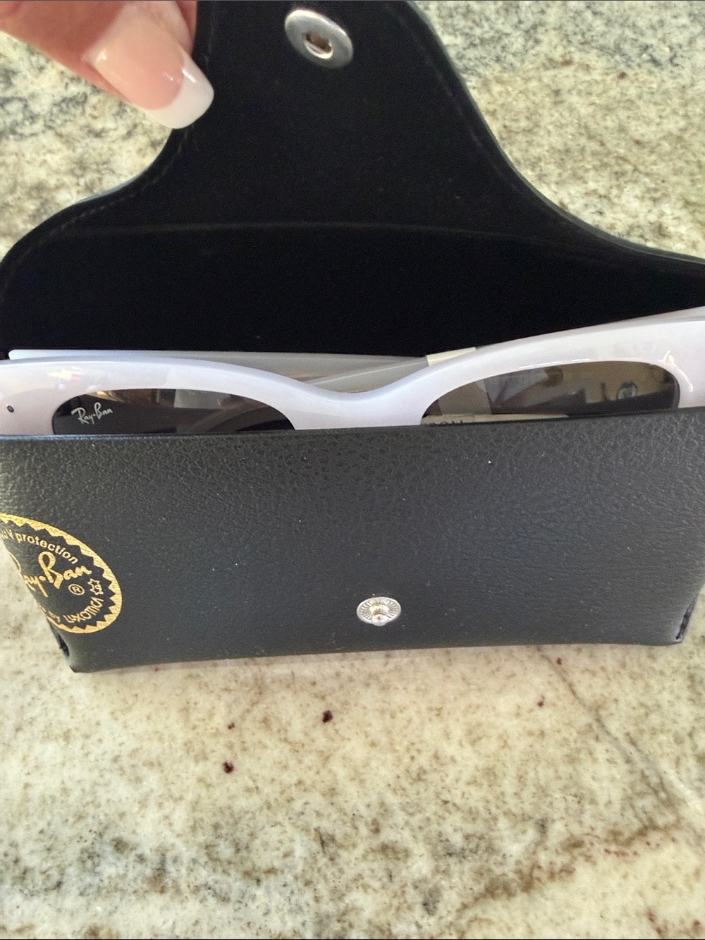 Ray-Ban NWT Women's White Cat Eye Sunglasses with Black Case - Picture 2 of 2